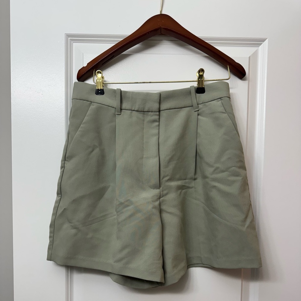 Abercrombie women's dressy short